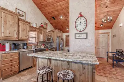 Image de 2br Village At Indian Point 1512 near Sdc - Free Tickets Daily up to $500