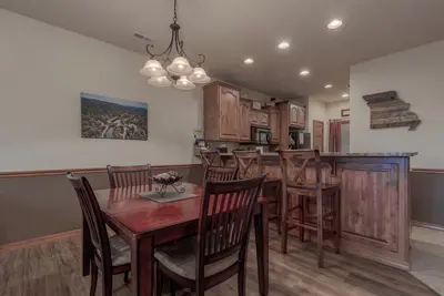 Image de 2br Village At Indian Point 1702 next to Sdc- Free Tickets Daily up to $500