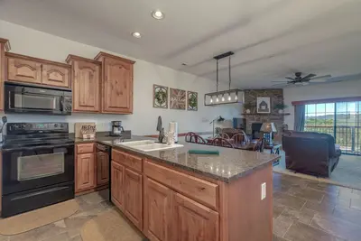 Image de 2br Village At Indian Point 1707 near Sdc - Free Tickets Daily up to $500