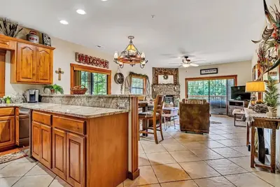 Image de 2br Village At Indian Point 1801 near Sdc - Free Tickets Daily up to $500