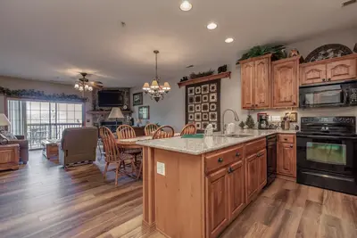 Image de 2br Village At Indian Point 1806 near Sdc - Free Tickets Daily $500