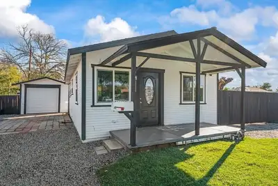 Image de Charming 2-bedroom house in peaceful San Bernardino with Ac