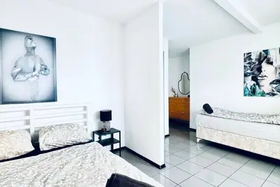 Image de Charming Room for 3, 16 Minutes to Blumengärten