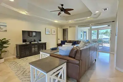 Image de Beautiful Canal Home on Siesta Key