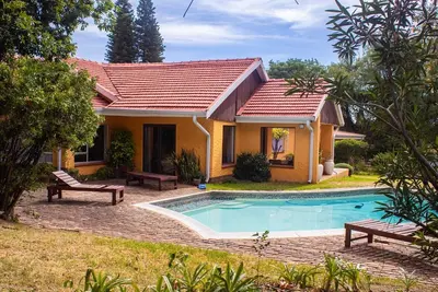 Image de Bring the whole family to this spacious 4-bedroom house that sleeps 8.
