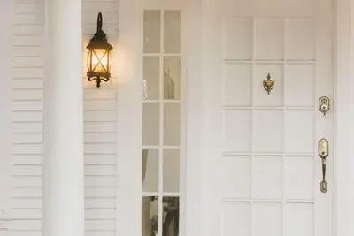 Image de Historic craftsman style home in the heart of West Hollywood