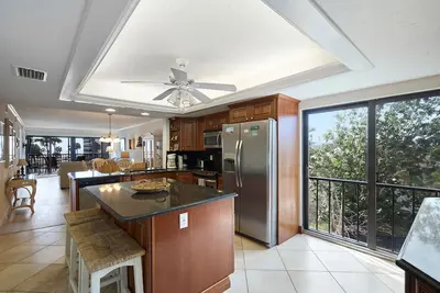 Image de Gorgeous Gulf Front Residence at Pointe Santo, Great Amenities!