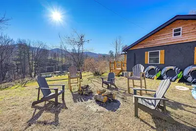 Image de Remote Home w\/ Deck & Grill in Scenic Tuckasegee!