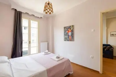 Image de Private Pristine Balcony Home-Heart of the Center