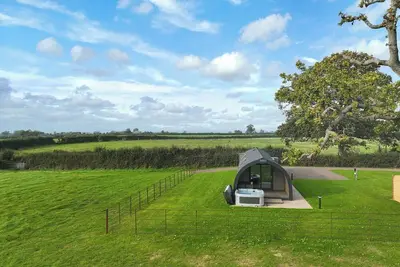 Image de Barrow View is a spacious, modern lodge with open-plan living and stunning views.