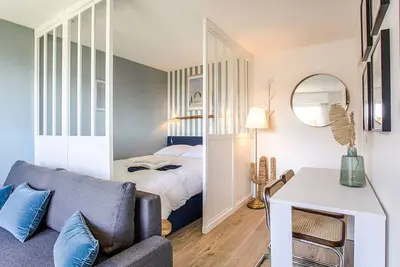 Image de Studio moderne à Cabourg avec parking et balcon