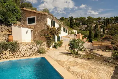 Masía Los Tres Almendros (sea views and pool in La Tramuntana)