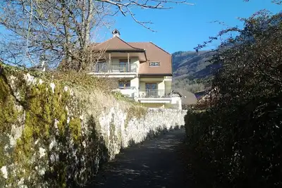 Image de Talloires. Appartement avec vue magnifique, 5 mn Ă pied de la plage et commerces