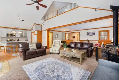 Image de Northern Michigan Cabin with Private Hot Tub | Pet Friendly | Sleeps 12