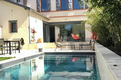 Image de Maison 200m2 avec poêle à bois et piscine en centre-ville Toulouse