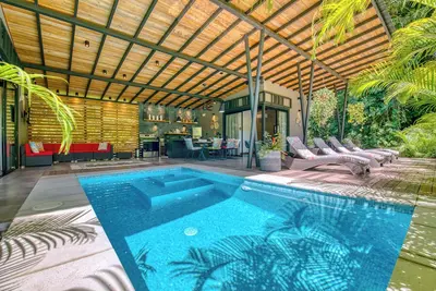 Villa Tres Lunas-Private Jungle Retreat with Pool