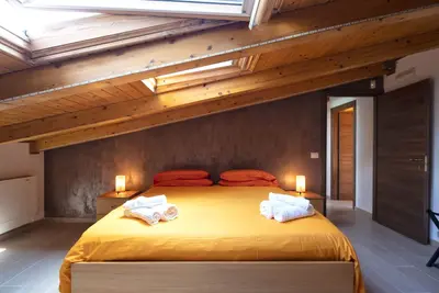 Image de Etna's Love: Attic with a View