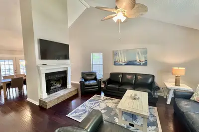 Image de Coastal Cottage, Savannah, Ga, Pool, Free Tybee Parking Pass