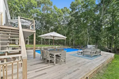 Image de Serenity near beach in East Hampton northwest