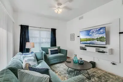 Image de 4br 3ba, House overlooking the water