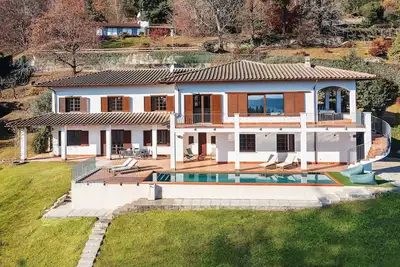 Image de Belle villa accueillante avec piscine et vue sur le lac Majeur! - Villa Mirella