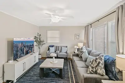Image de Charming 3 bed 1 story Home near Naval Base!