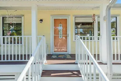 Image de 35 Palms Cottage-Relax & unwind in this centrally located 3 bedroom/2 bath home
