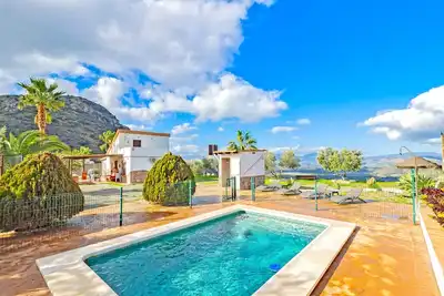Image de Cubo's Casa Rural Viña Miranda / piscine privée / idéal pour les enfants / vue sur la montagne