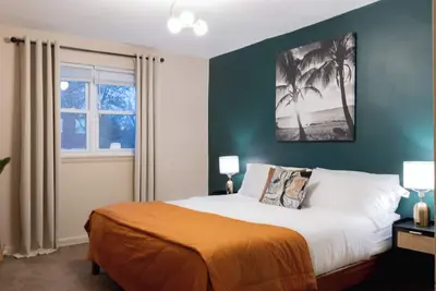 Image de Happy Place Retreat: Dedicated Parking, 2 Bd King/Queen, Balcony