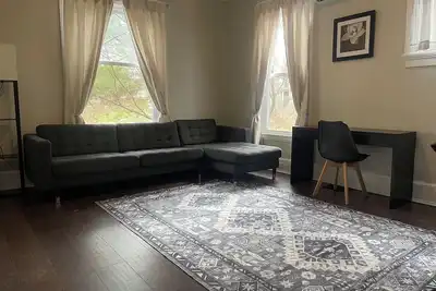 Spacious 5-bedroom apartment in delightful Ithaca with WiFi, Ac