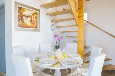 Image de 4 season relaxation, activity next to Lake Balaton in a modern detached house