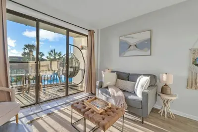 Image de Serene Waterfront Studio Fort Walton Beach Condo
