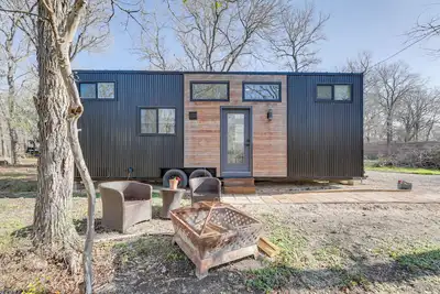 Image de Hiking & Creek: Manor Tiny Home in Forest Retreat