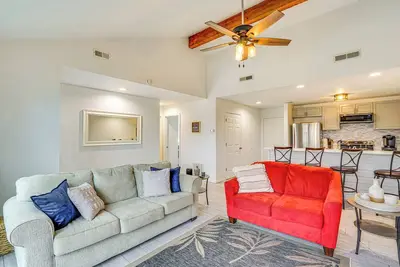 Image de Lake Access & Views: Condo w/ Pools in Osage Beach