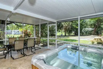 Image de Walk to Beach, Hot Tub, Entertainment, Great Spot!