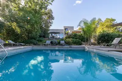 Image de Sunny Mediterranean Retreat