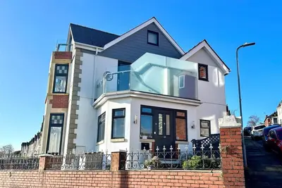 Image de Beautiful coastal home with stunning ocean views!