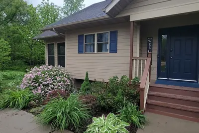 Image de The Cardinals' Nest, New! Remodeled kitchen, Territory amenities, 10 mins from downtown Galena