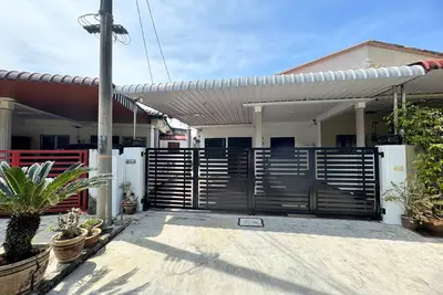 Image de 10pax 3-bedroom house with WiFi and Ac Alma@Near AEON大山脚