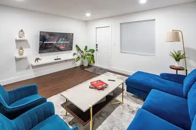 Image de Cozy 2-bedroom house in charming Miami with WiFi, Ac