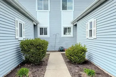 Image de Centrally Located Luxury Condo