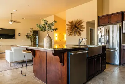 Image de Spacious 4-bedroom house with WiFi and Ac in charming Shafter
