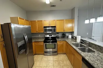 Image de Stylish Condo Retreat 1 Mile from Mercedes-Benz Stadium and the Au Center!