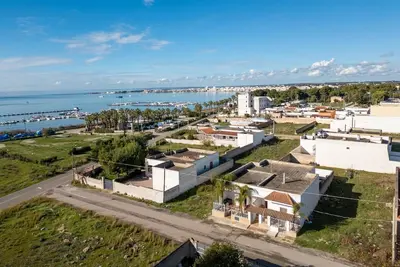 Image de Appartement Sunrise dans villa avec parking privé et climat