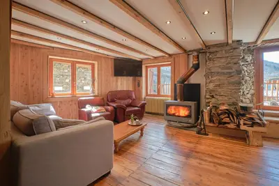 Image de Maison de vacances 'L'auberge Du Bati' avec vue sur les montagnes, balcon et Wi-Fi