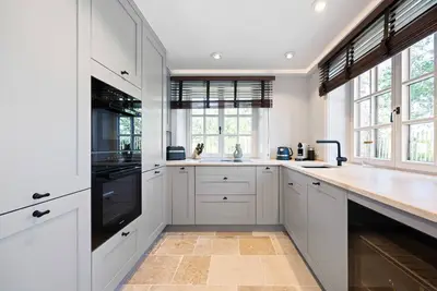 Image de New building. Family. Bath style.