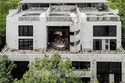 Image de Barneys New York | Designer Penthouse - White