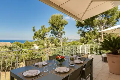 Image de Villa 9 min à pied Calanques, Vue Mer, Charme, Confort, Appartements Indépendants