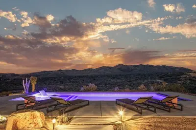 Image de ~Õ~Scenic Haven: Hot Tub, Pool, Fire Pit & View
