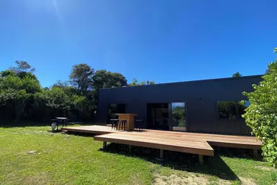 Image de Modern Comfort in Collingwood - Brand New Holiday Home